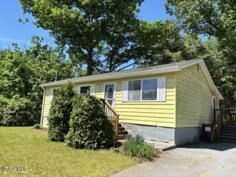 41 Red Oak Lane Ballston Spa NY 12020