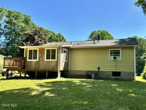 41 Red Oak Lane Ballston Spa NY 12020
