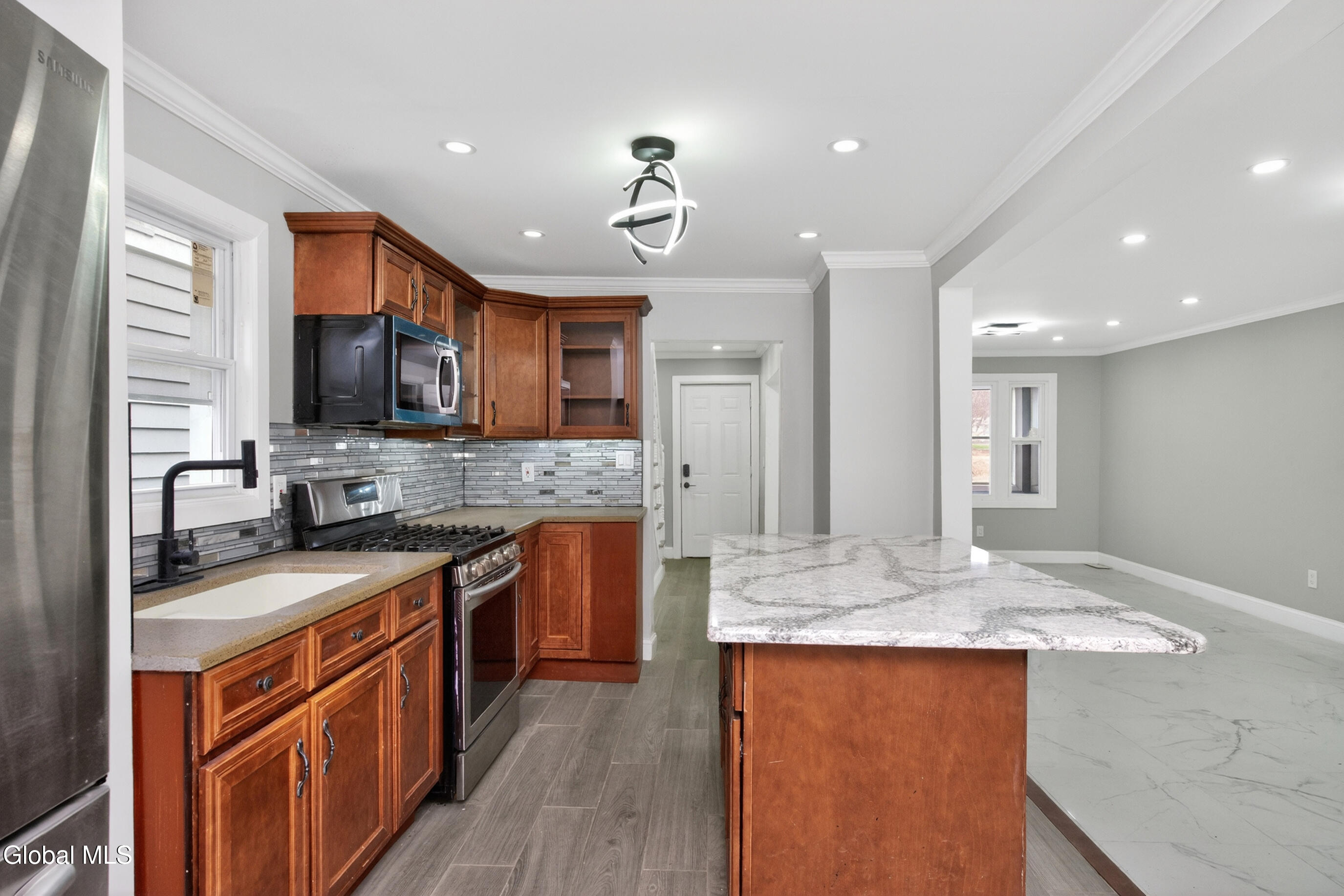 1684 Lake Boulevard Schenectady NY 12304