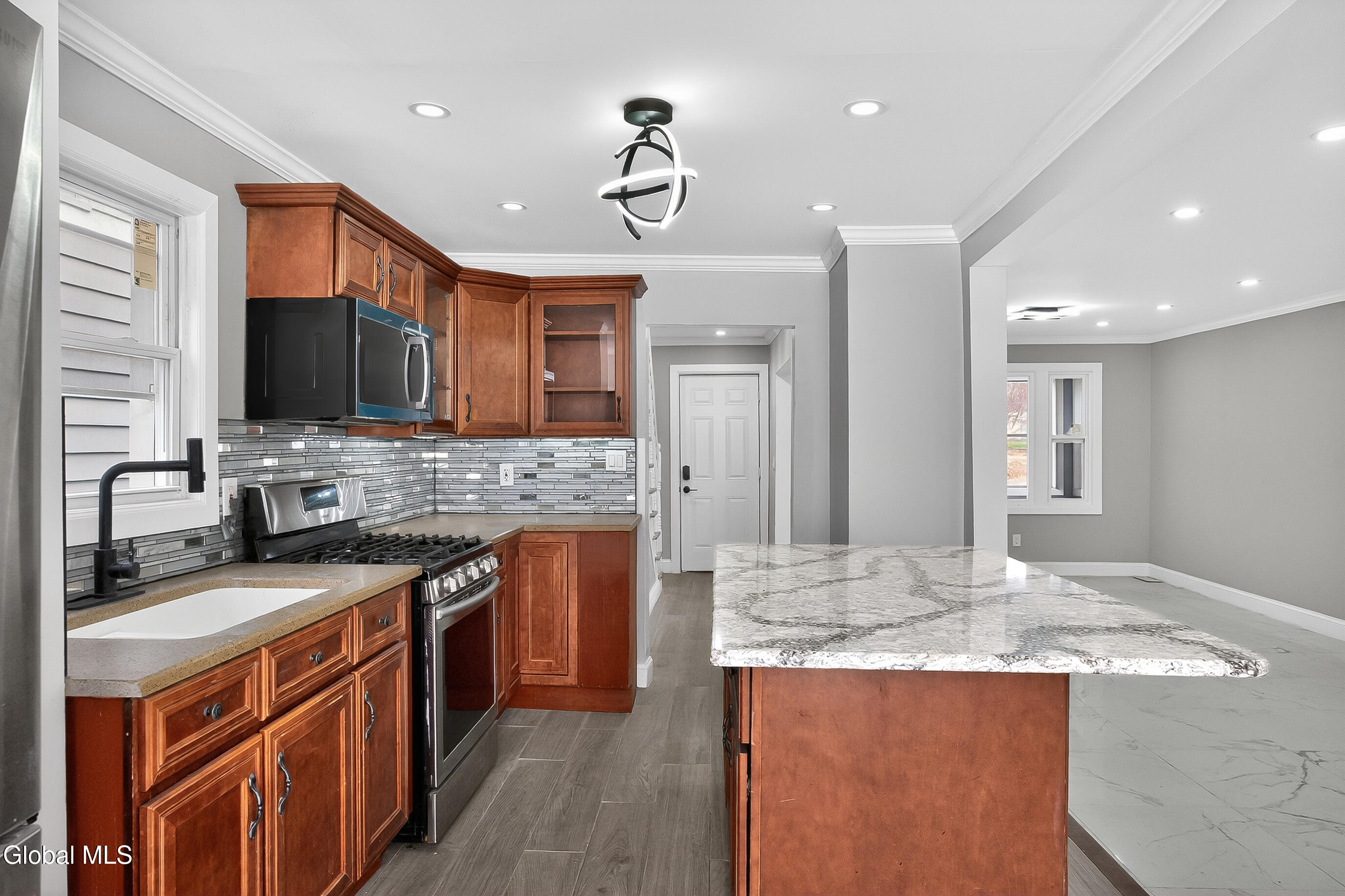 1684 Lake Boulevard Schenectady NY 12304