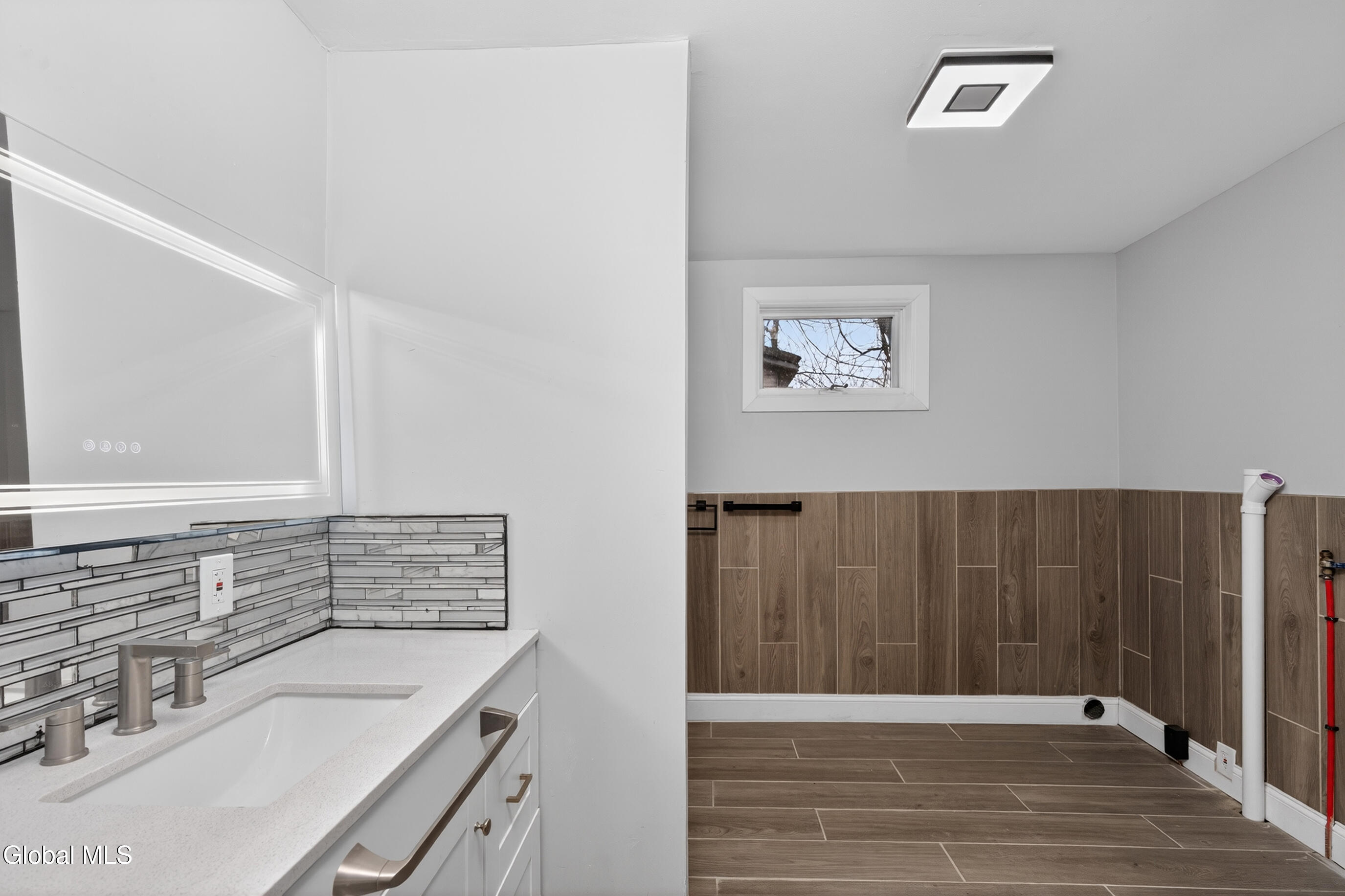 1684 Lake Boulevard Schenectady NY 12304