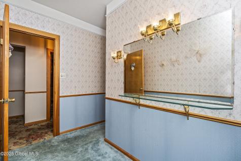 13 Belmont Place Amsterdam NY 12010