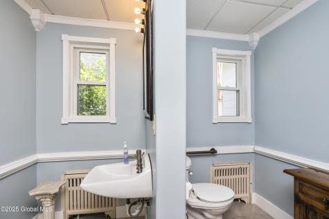 13 Belmont Place Amsterdam NY 12010