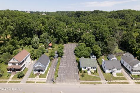 13 Belmont Place Amsterdam NY 12010