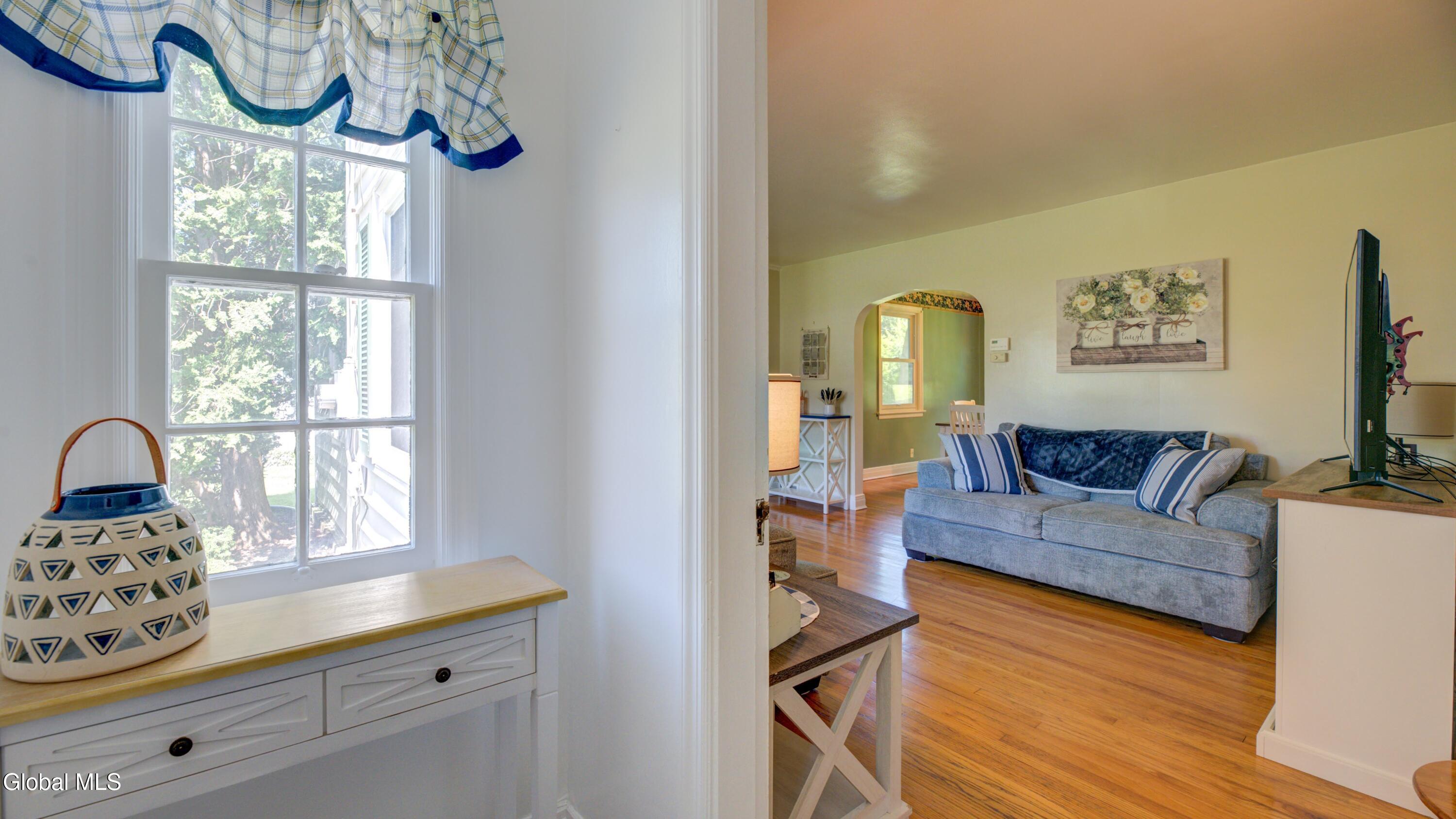 17 Van Dyke Avenue Amsterdam NY 12010