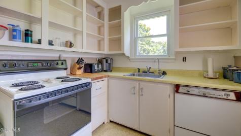 17 Van Dyke Avenue Amsterdam NY 12010