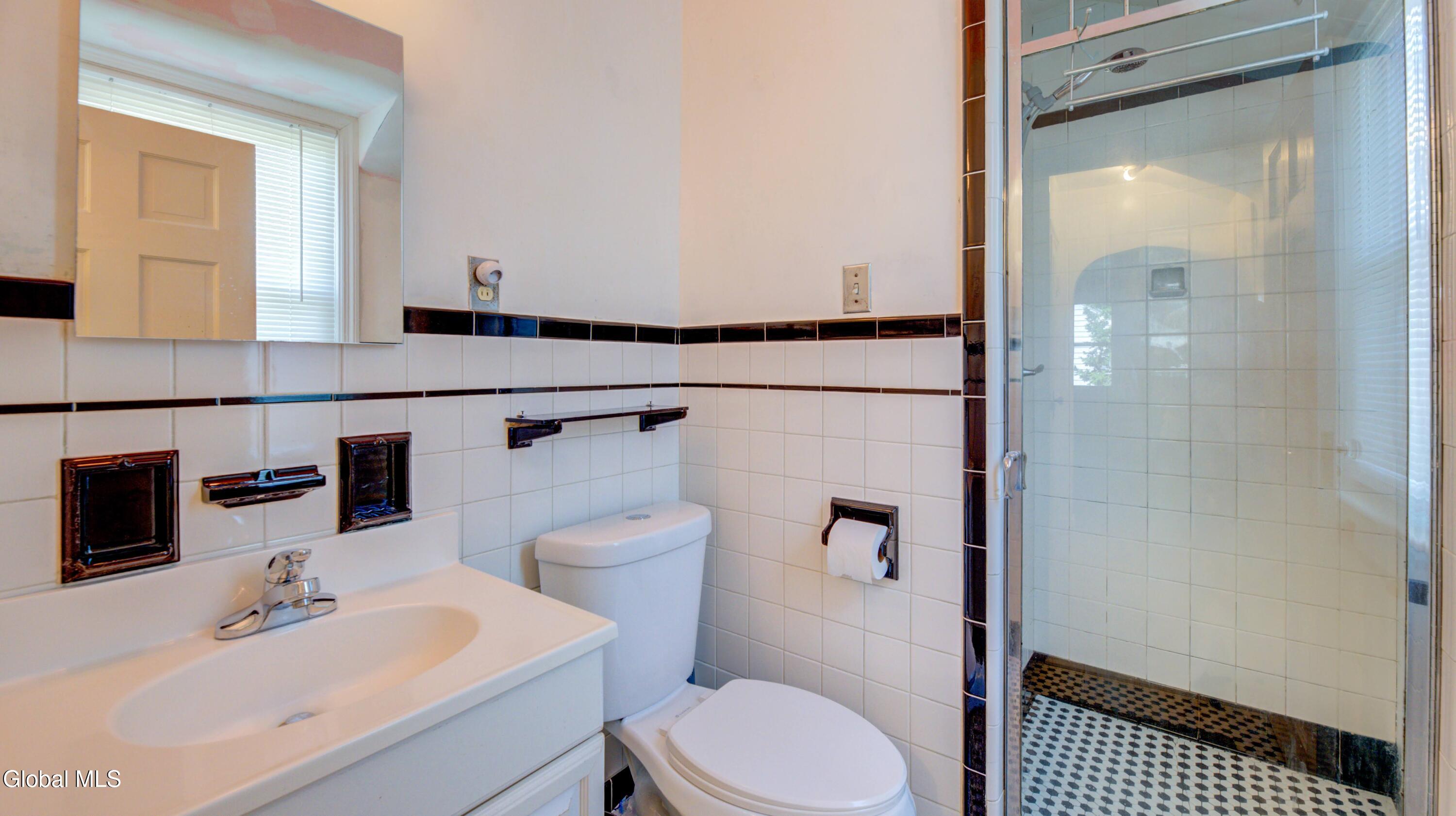 17 Van Dyke Avenue Amsterdam NY 12010
