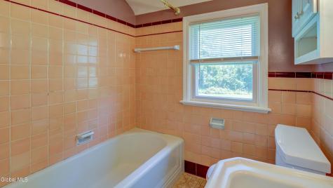 17 Van Dyke Avenue Amsterdam NY 12010