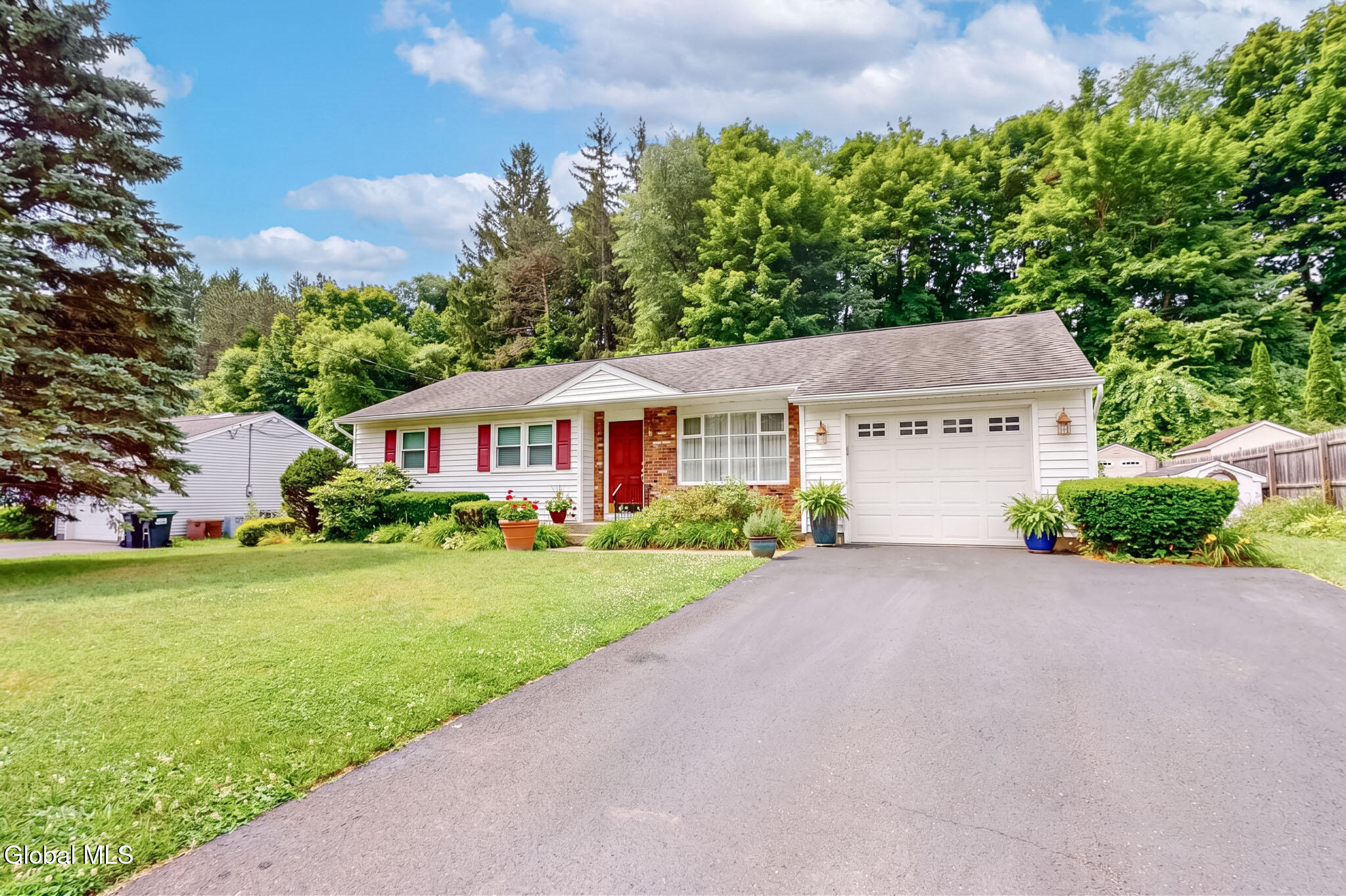 15 Woodside Court Wynantskill NY 12198