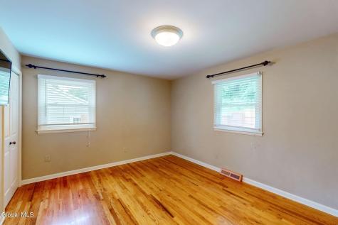 15 Woodside Court Wynantskill NY 12198