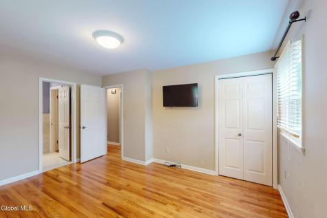 15 Woodside Court Wynantskill NY 12198