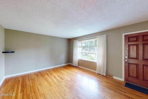15 Woodside Court Wynantskill NY 12198
