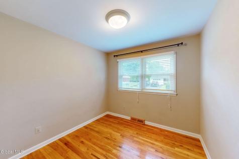 15 Woodside Court Wynantskill NY 12198