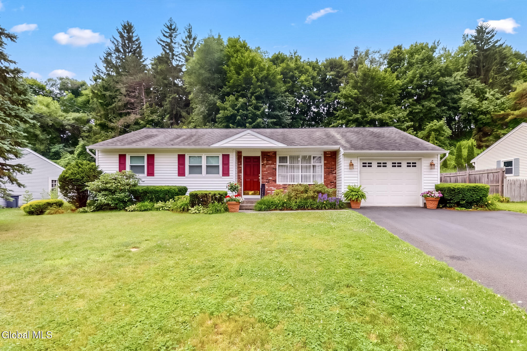 15 Woodside Court Wynantskill NY 12198