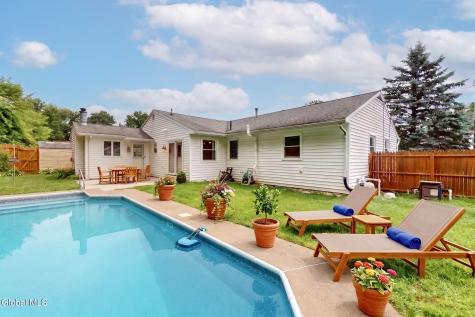 15 Woodside Court Wynantskill NY 12198