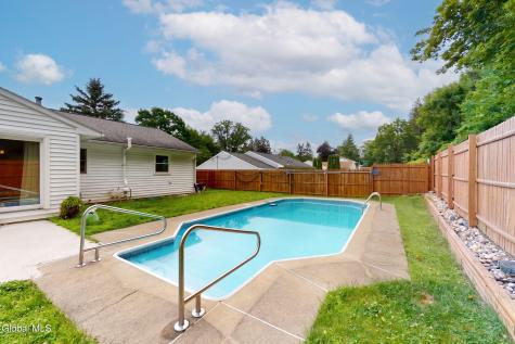 15 Woodside Court Wynantskill NY 12198