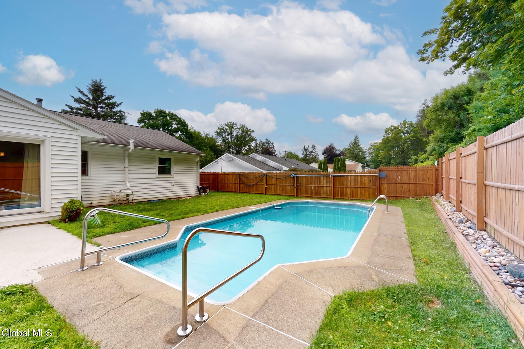 15 Woodside Court Wynantskill NY 12198