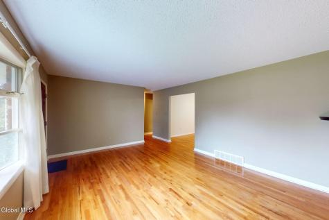 15 Woodside Court Wynantskill NY 12198