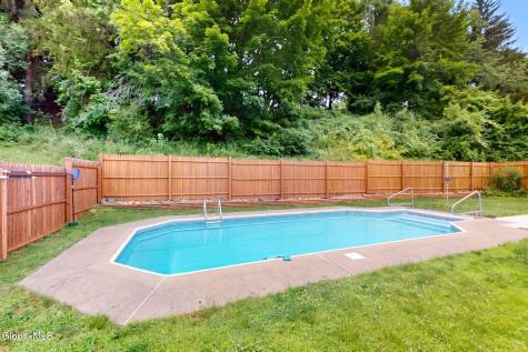 15 Woodside Court Wynantskill NY 12198