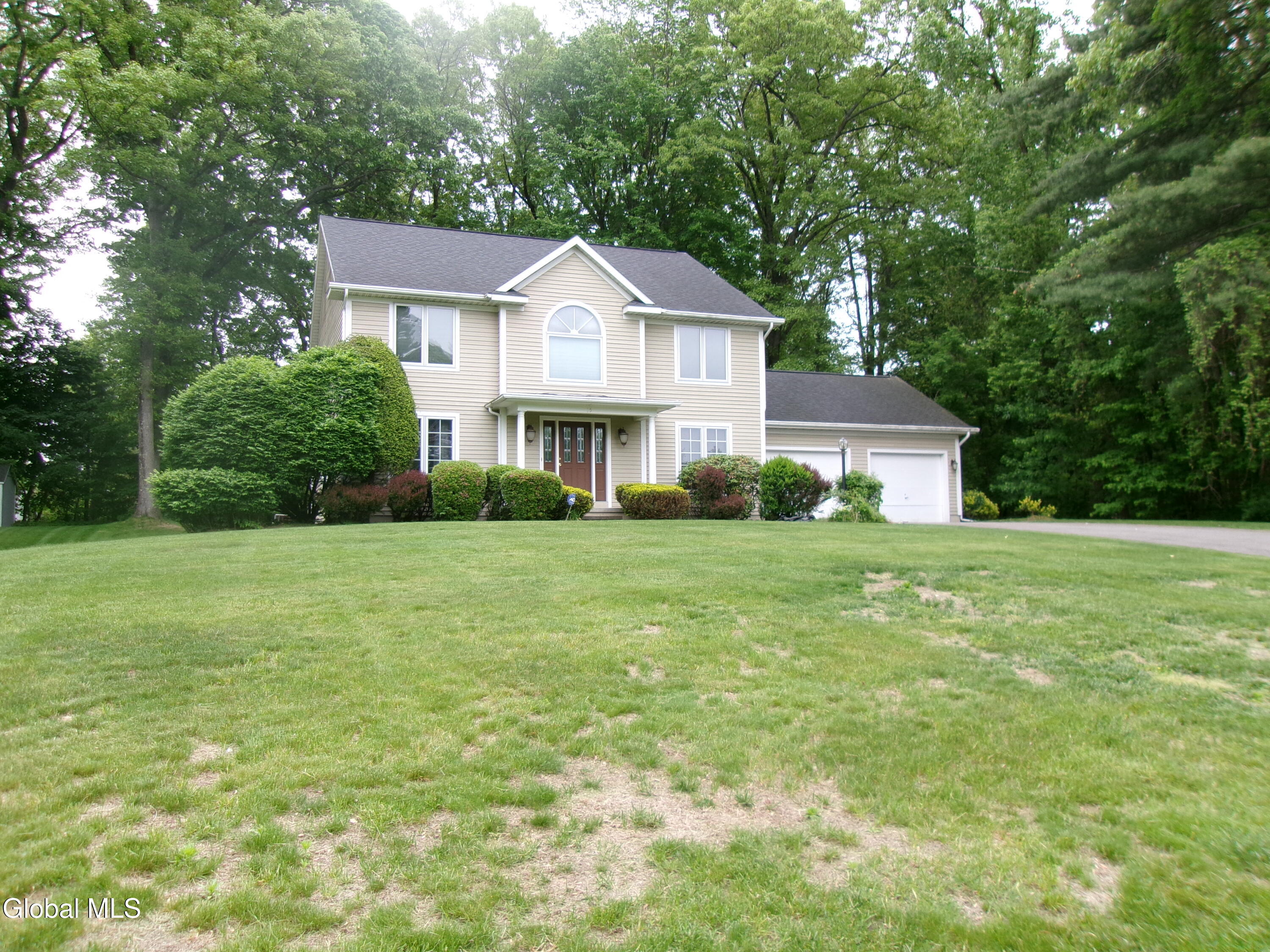 15 Pinecrest Drive Schenectady NY 12309