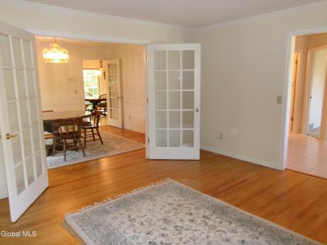 15 Pinecrest Drive Schenectady NY 12309