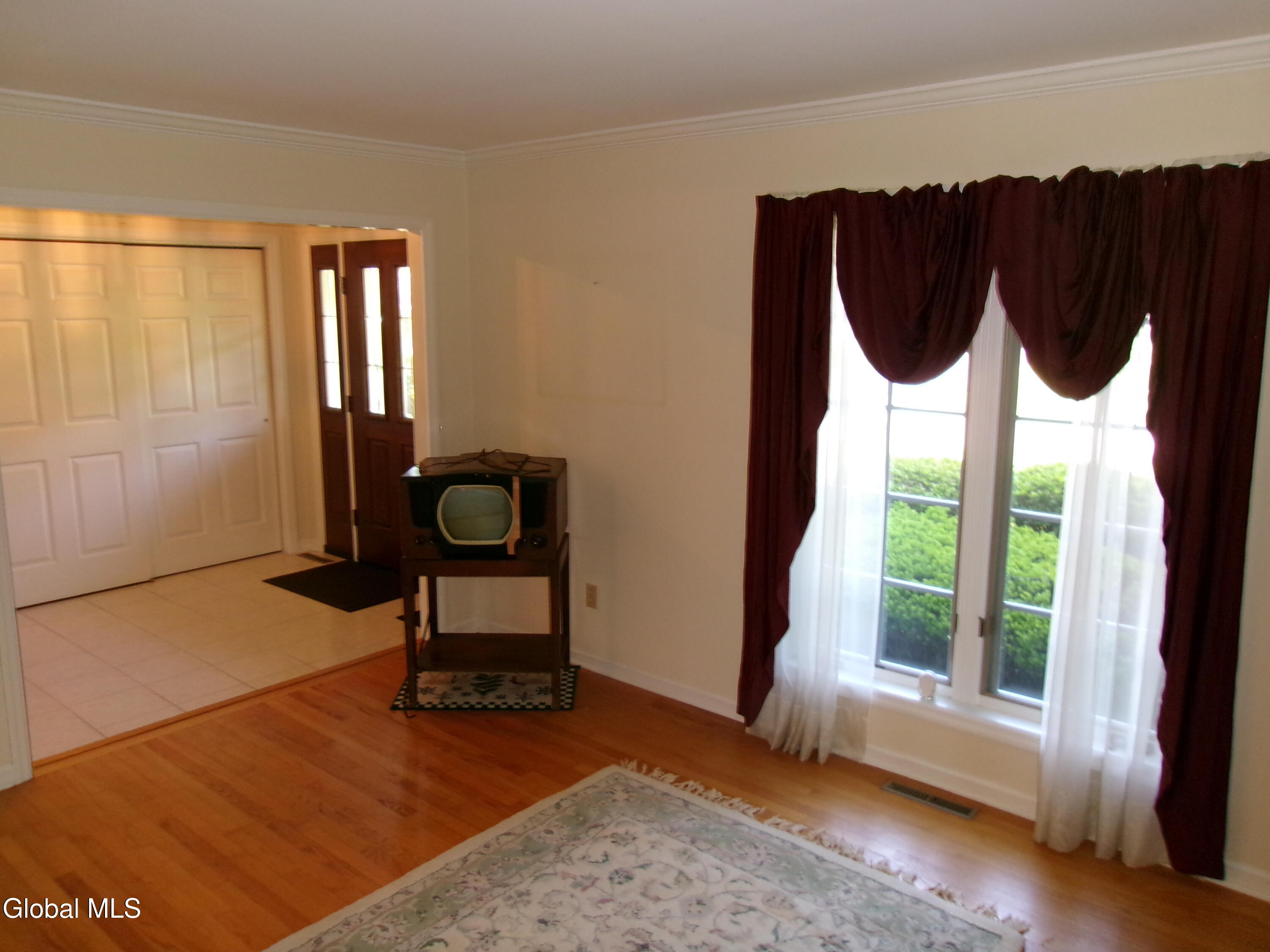 15 Pinecrest Drive Schenectady NY 12309
