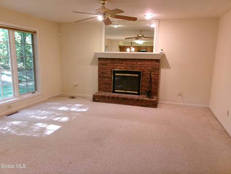 15 Pinecrest Drive Schenectady NY 12309