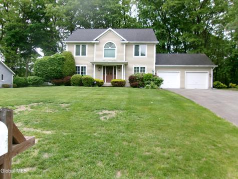 15 Pinecrest Drive Schenectady NY 12309