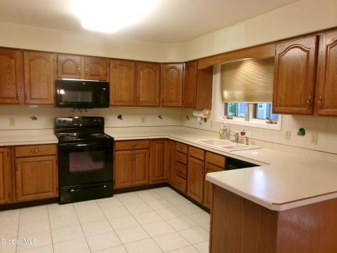 15 Pinecrest Drive Schenectady NY 12309