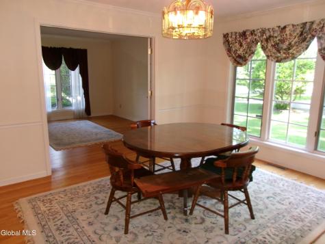 15 Pinecrest Drive Schenectady NY 12309
