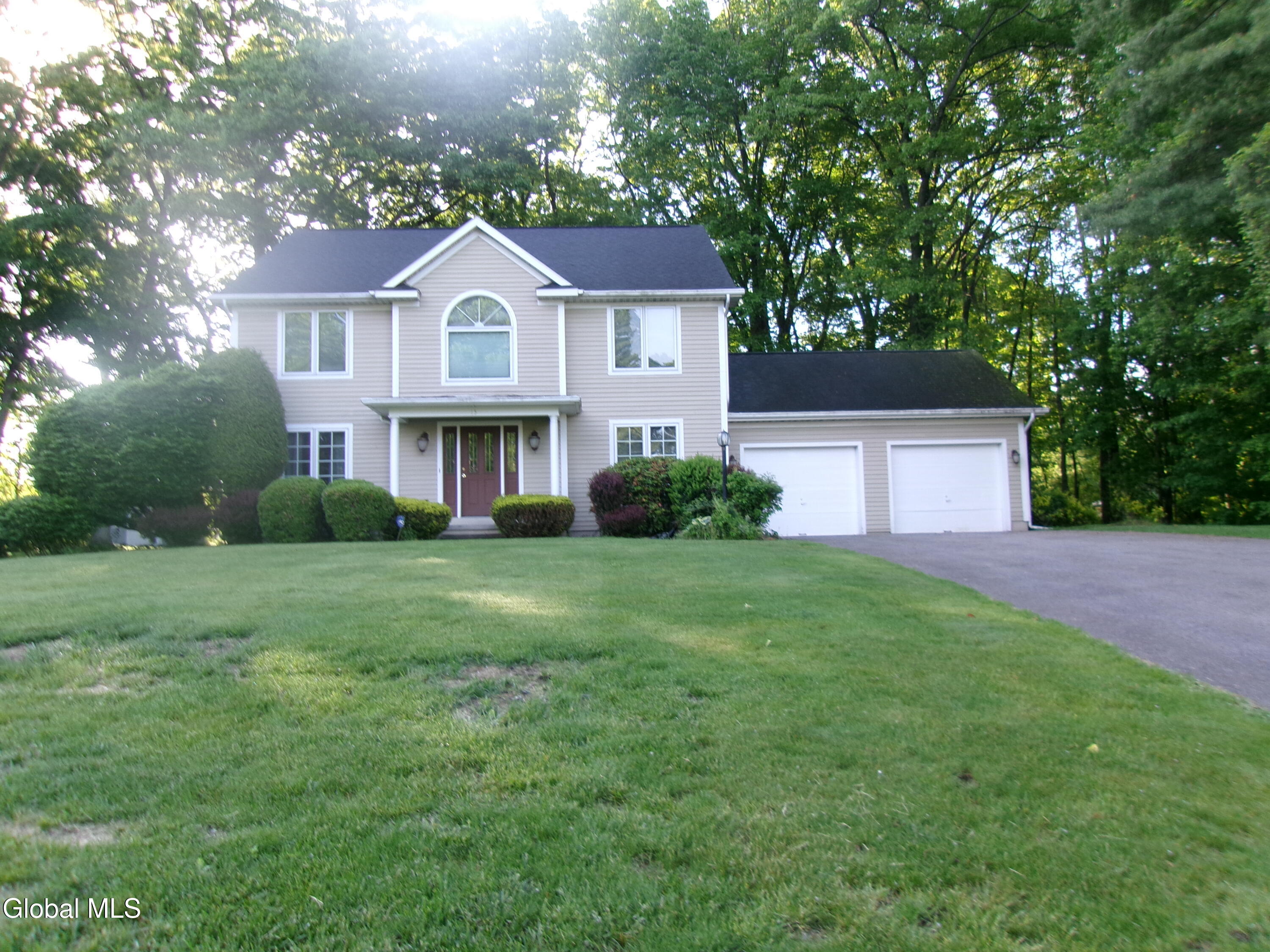 15 Pinecrest Drive Schenectady NY 12309