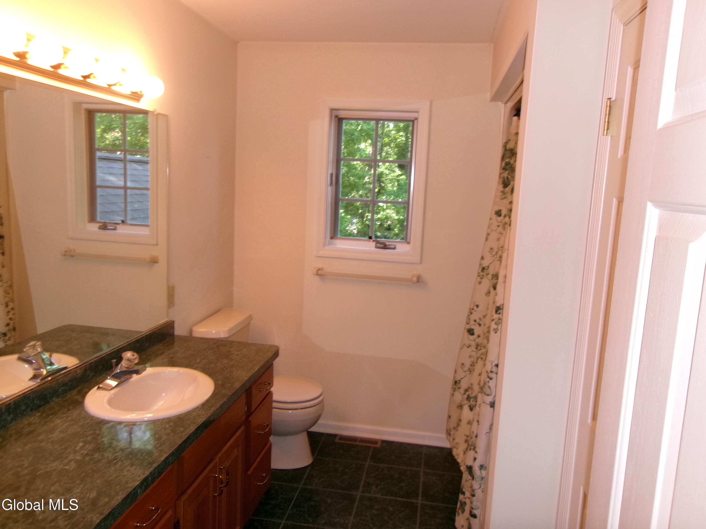 15 Pinecrest Drive Schenectady NY 12309