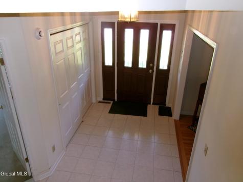 15 Pinecrest Drive Schenectady NY 12309