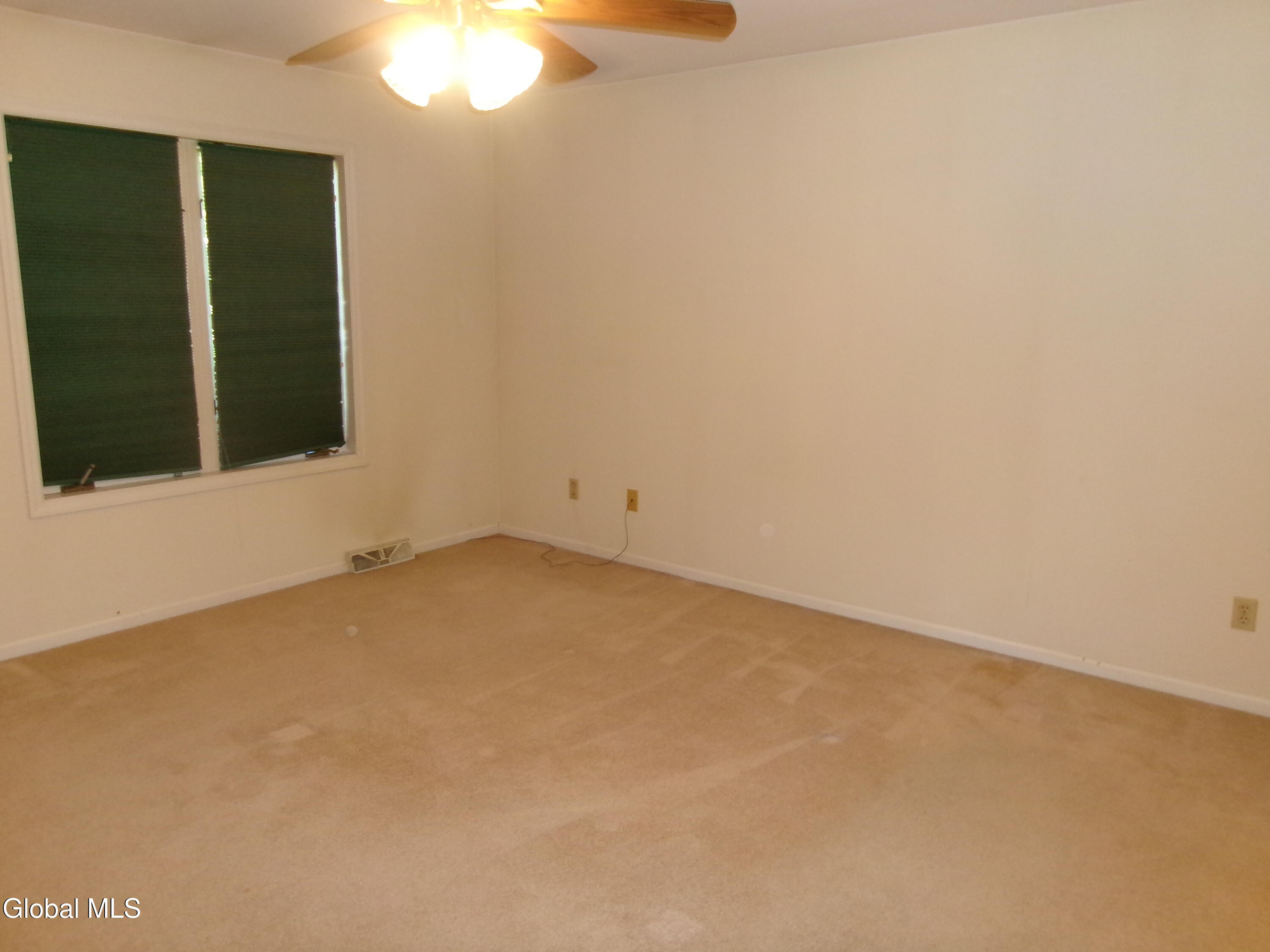 15 Pinecrest Drive Schenectady NY 12309