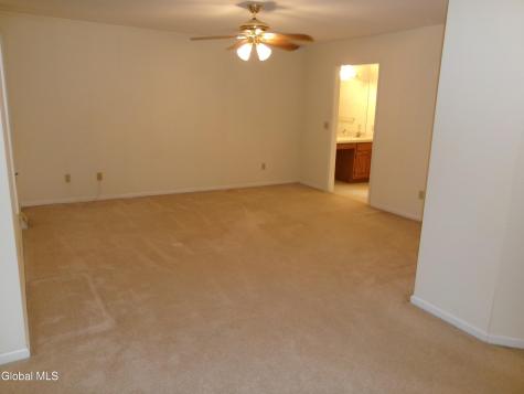 15 Pinecrest Drive Schenectady NY 12309