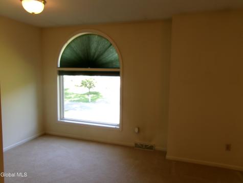 15 Pinecrest Drive Schenectady NY 12309