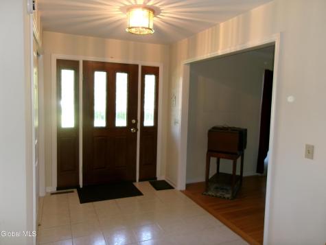 15 Pinecrest Drive Schenectady NY 12309