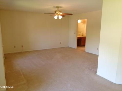 15 Pinecrest Drive Schenectady NY 12309