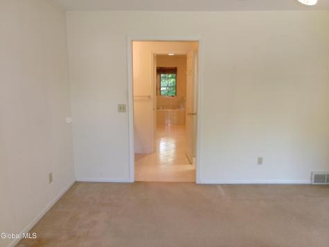 15 Pinecrest Drive Schenectady NY 12309