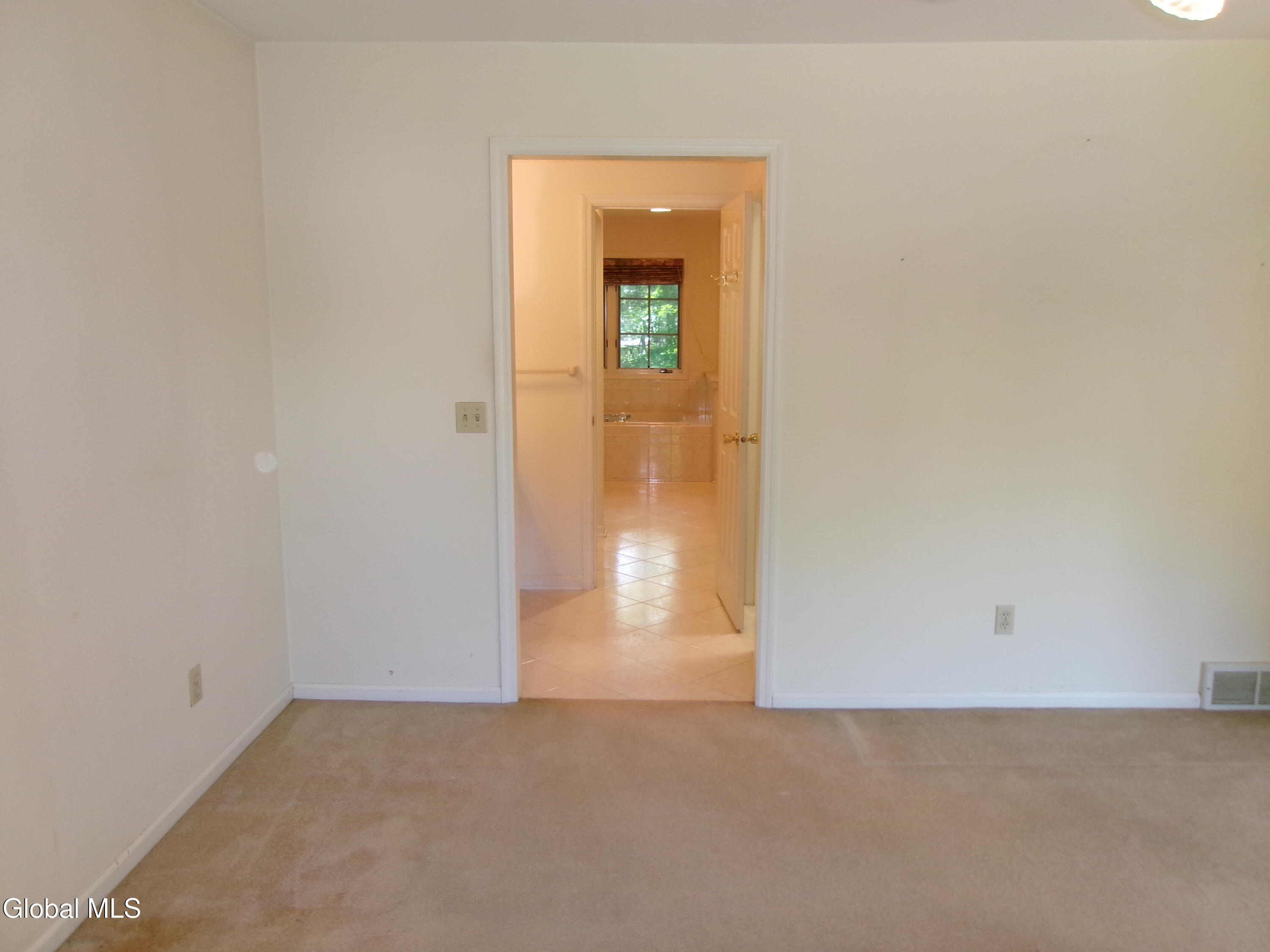 15 Pinecrest Drive Schenectady NY 12309