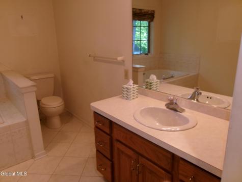 15 Pinecrest Drive Schenectady NY 12309