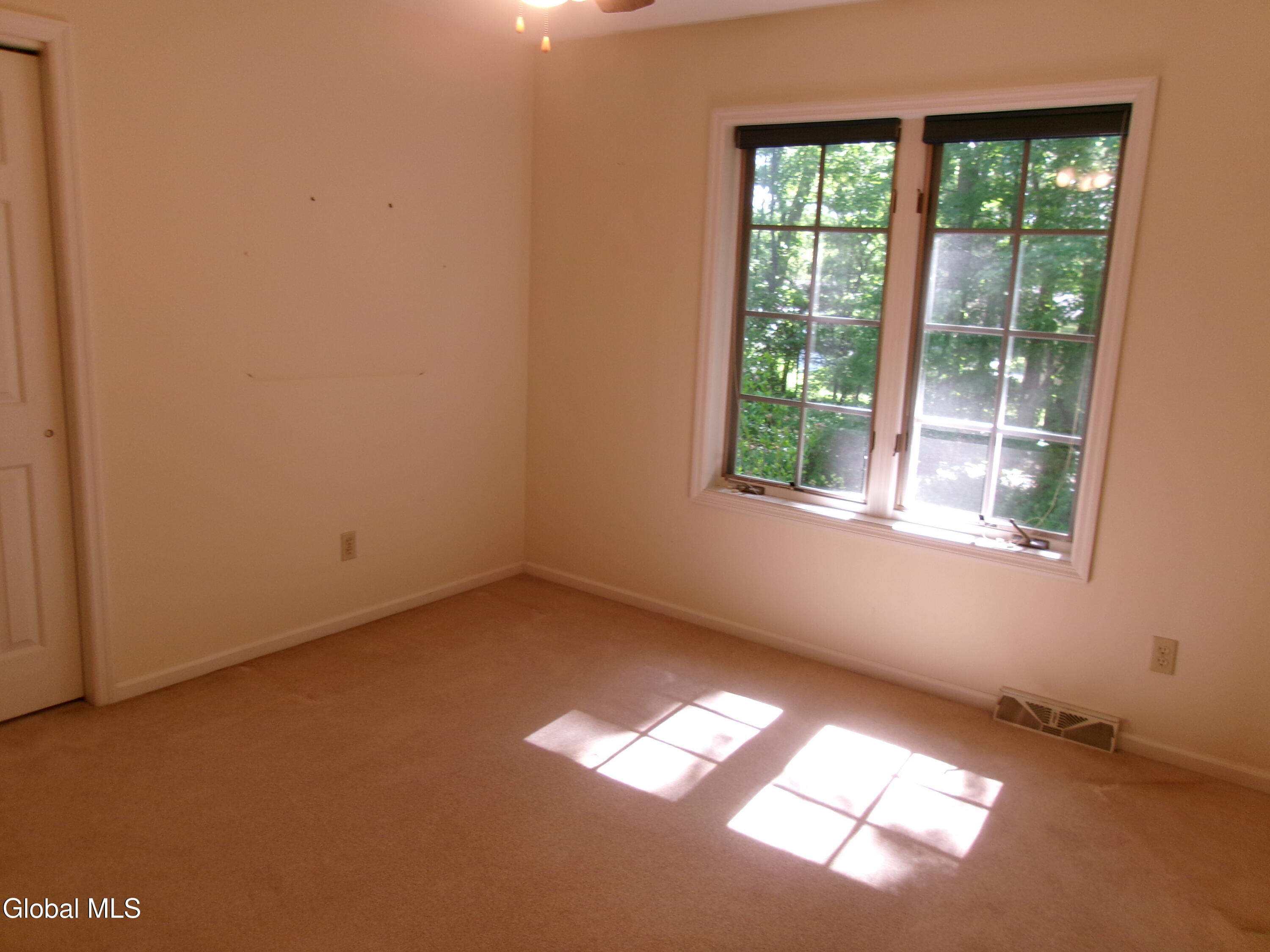 15 Pinecrest Drive Schenectady NY 12309