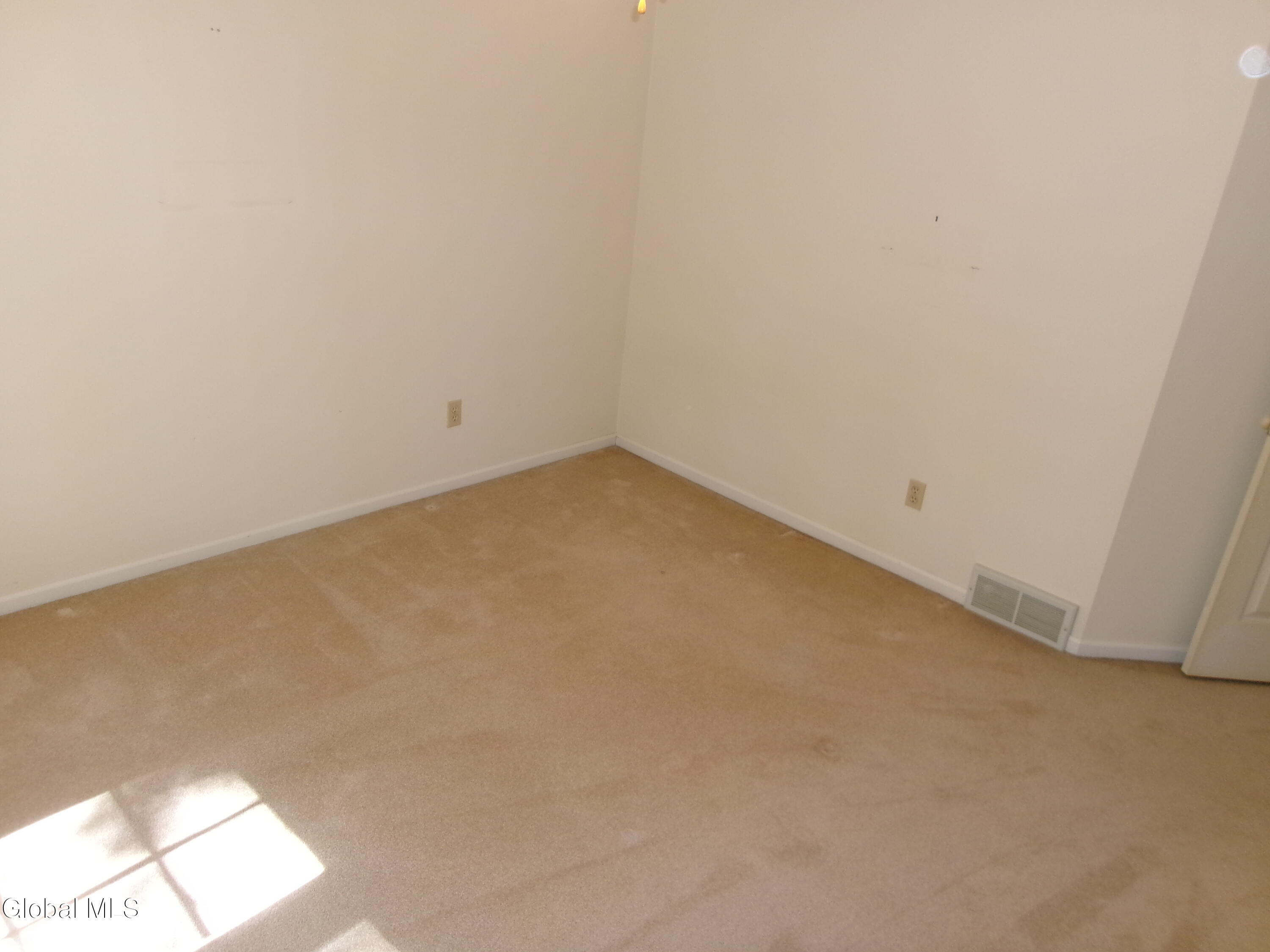 15 Pinecrest Drive Schenectady NY 12309