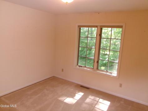 15 Pinecrest Drive Schenectady NY 12309