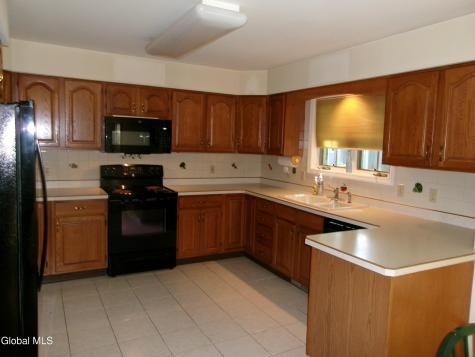 15 Pinecrest Drive Schenectady NY 12309