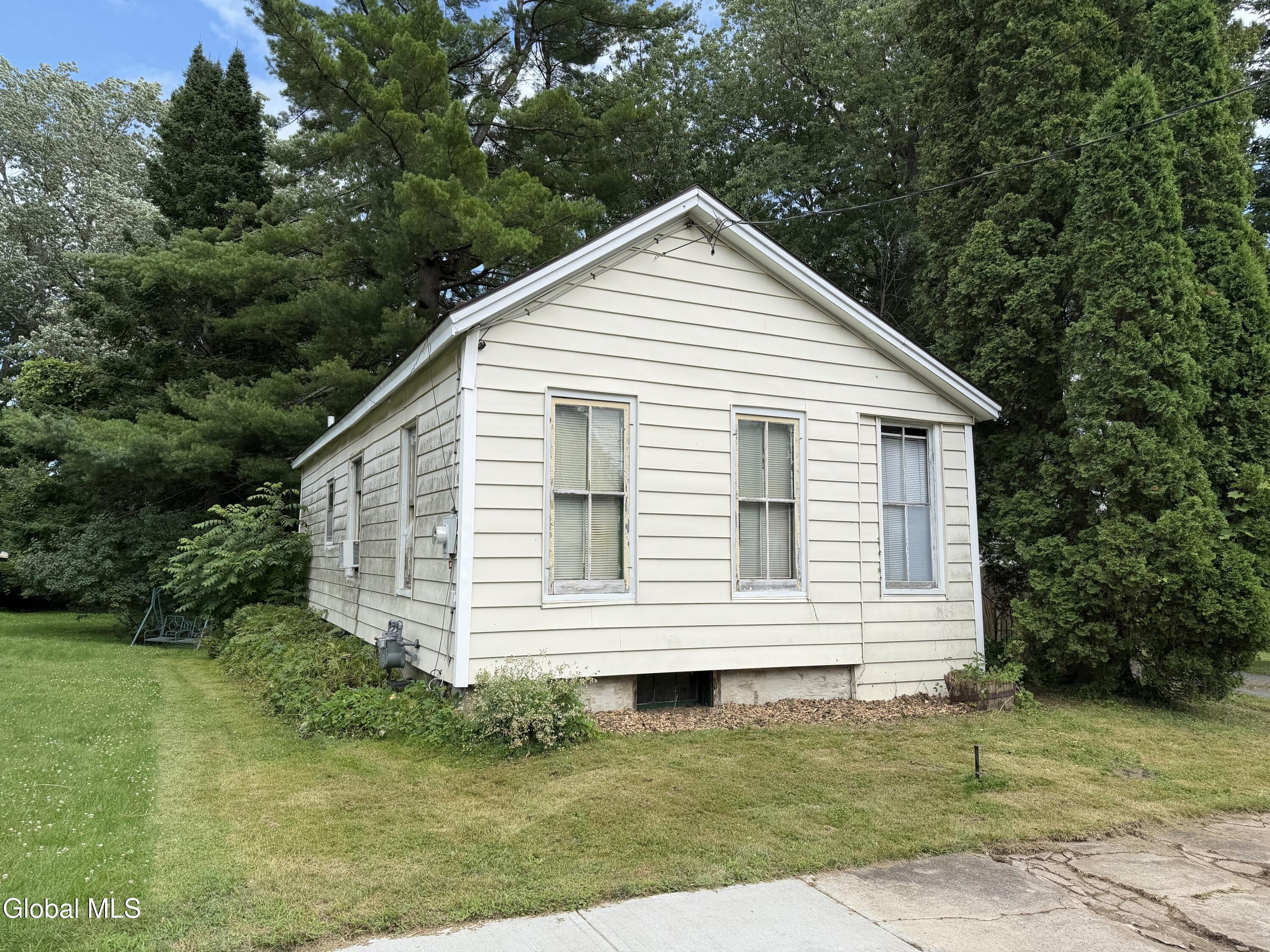 8 Mckinley Place Gloversville NY 12078