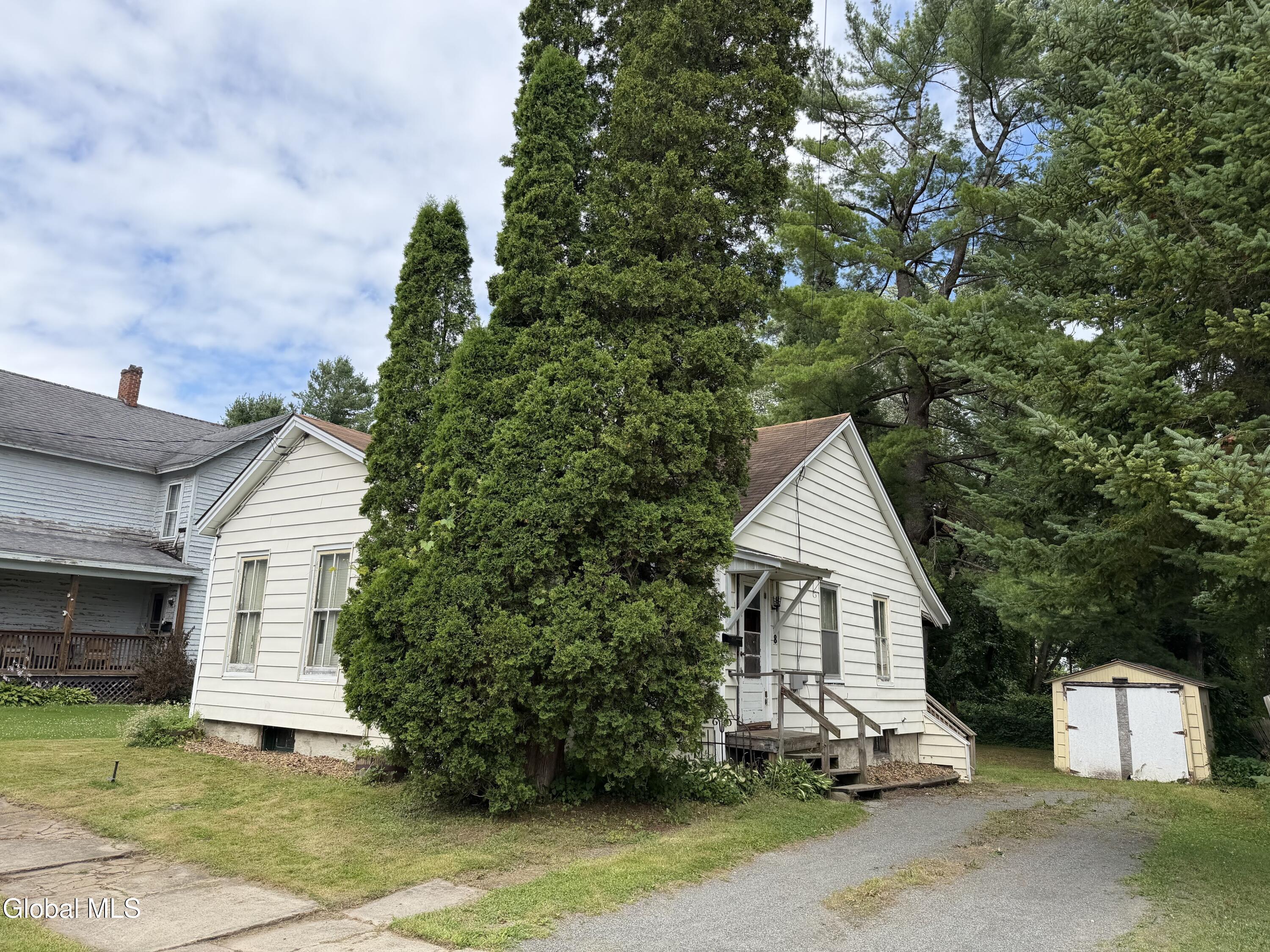 8 Mckinley Place Gloversville NY 12078