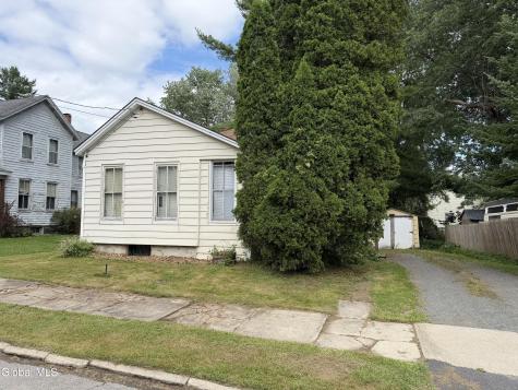 8 Mckinley Place Gloversville NY 12078