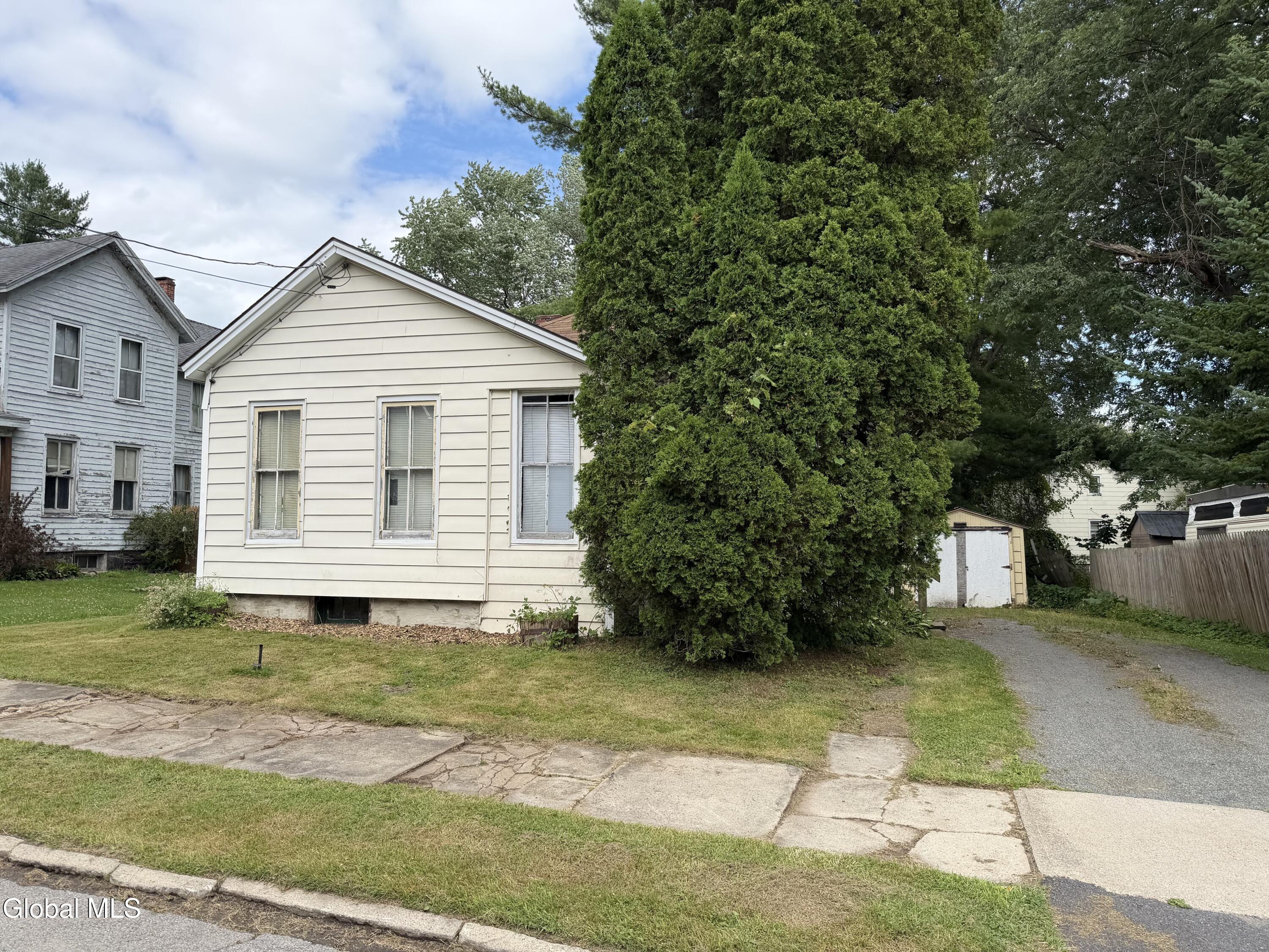 8 Mckinley Place Gloversville NY 12078