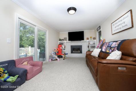 104 Mountainview Court Guilderland NY 12084